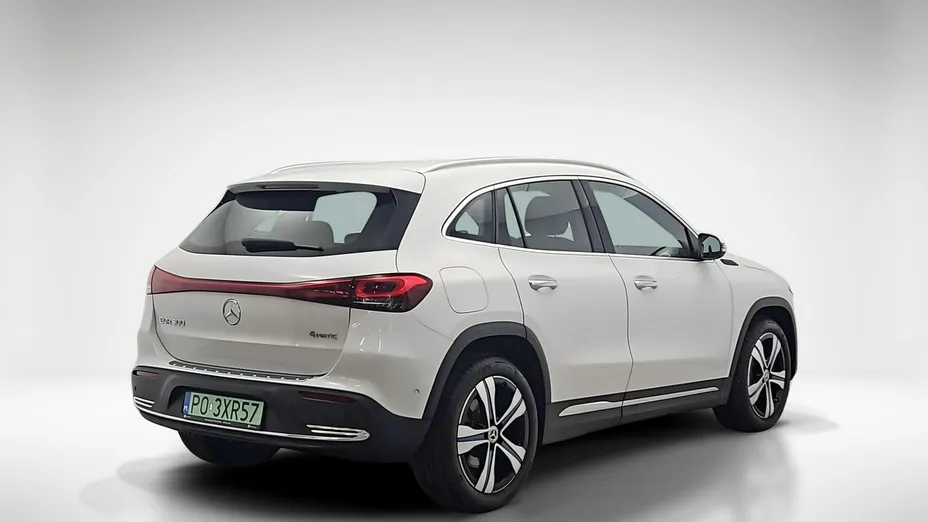 MERCEDES-BENZ EQA -