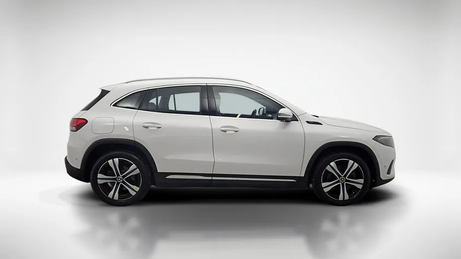 MERCEDES-BENZ EQA -