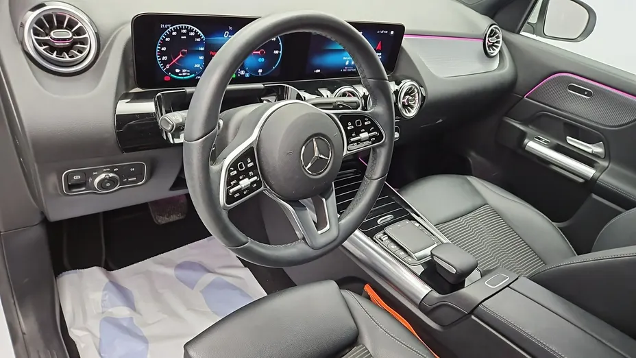 MERCEDES-BENZ EQA -