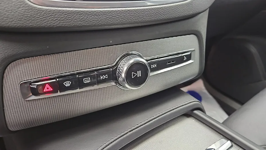 VOLVO XC90 -