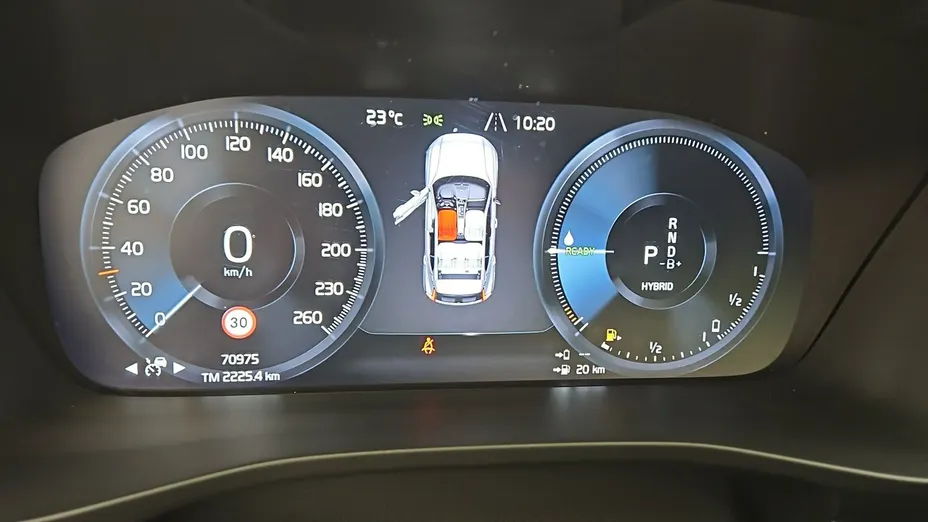 VOLVO XC40 -