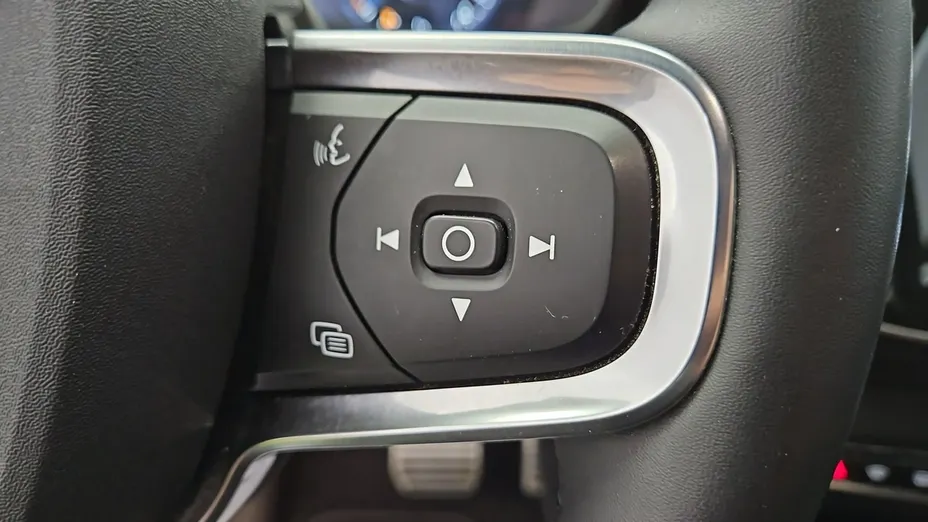 VOLVO XC40 -