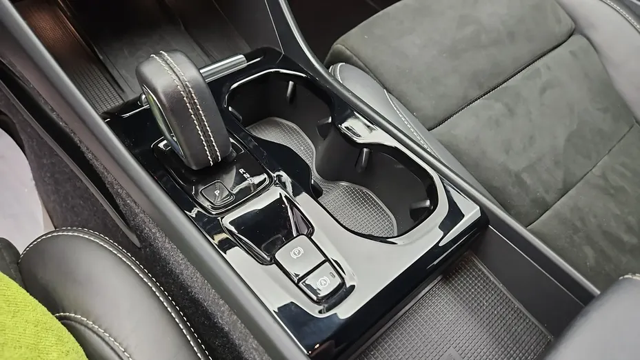 VOLVO XC40 -
