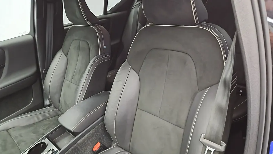 VOLVO XC40 -