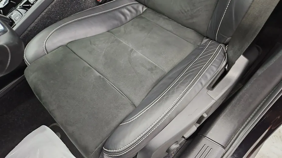 VOLVO XC40 -