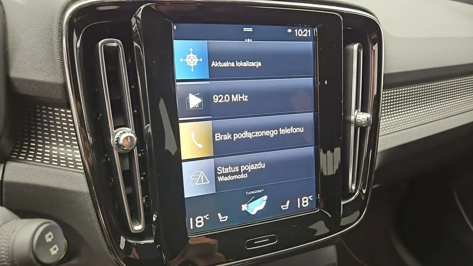 VOLVO XC40 -