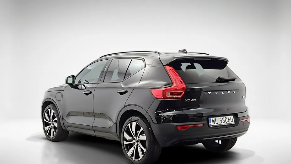 VOLVO XC40 -