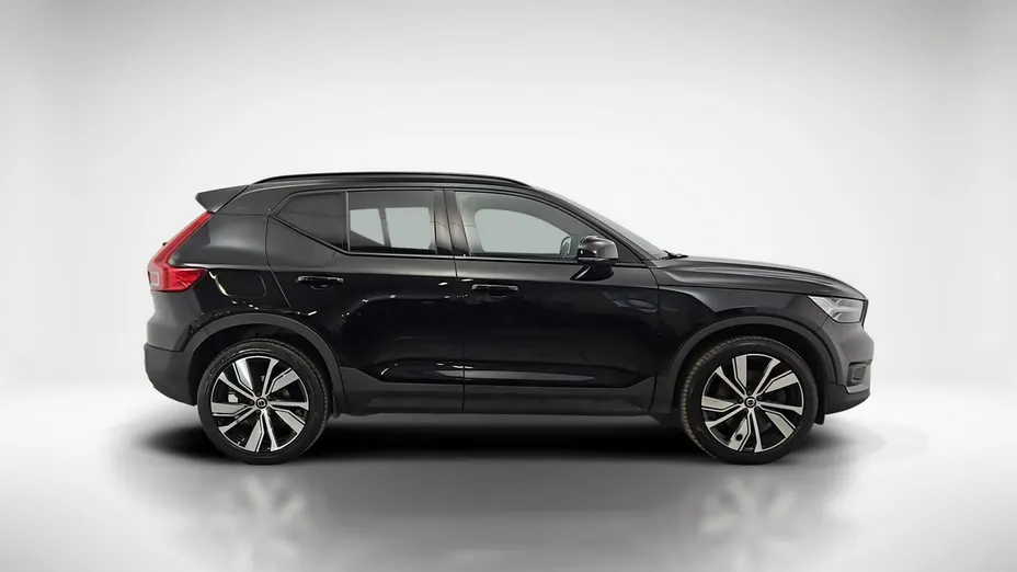 VOLVO XC40 -