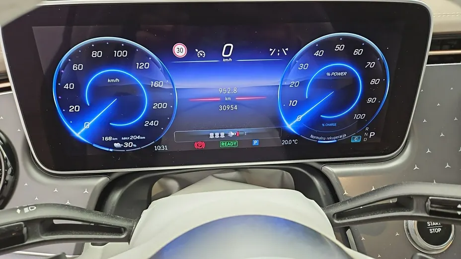 MERCEDES-BENZ EQE -