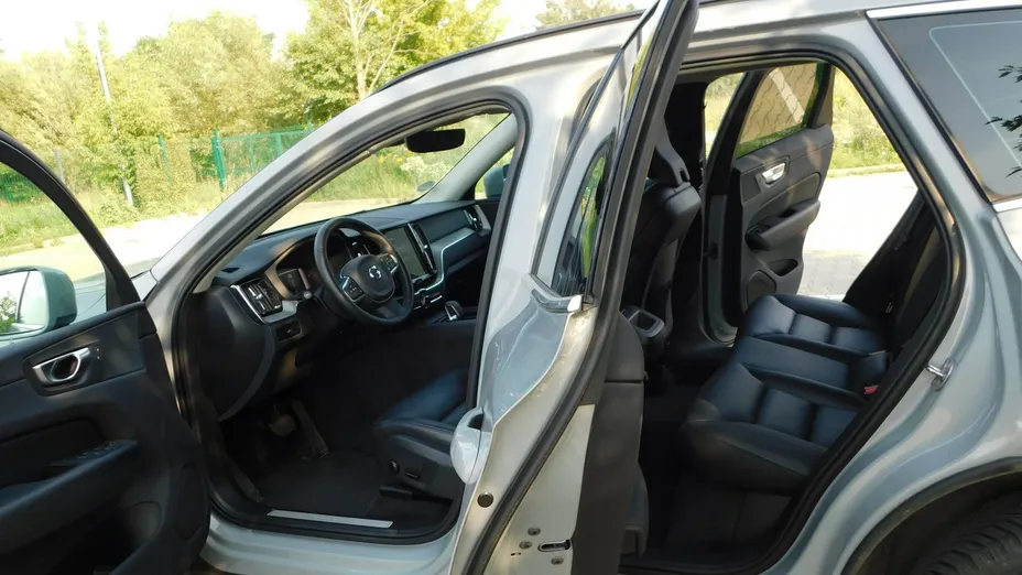 VOLVO XC60 -