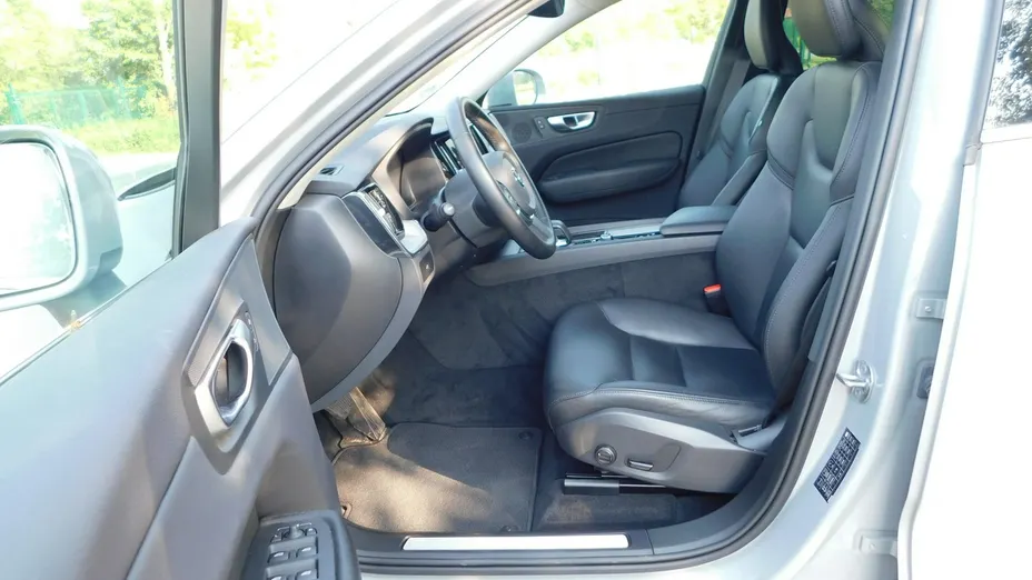 VOLVO XC60 -