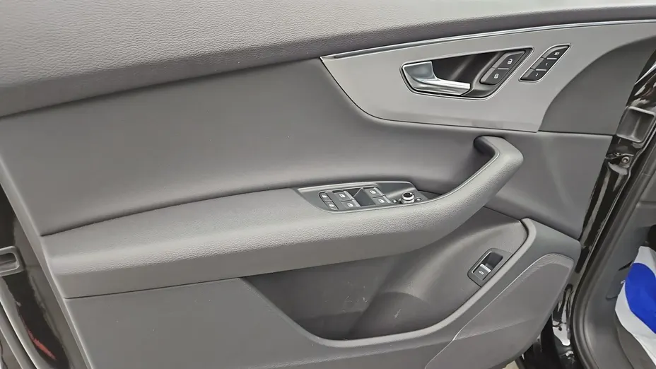 AUDI Q7 -