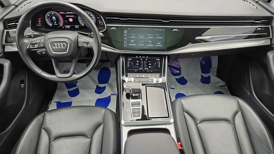 AUDI Q7 -