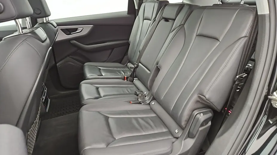 AUDI Q7 -