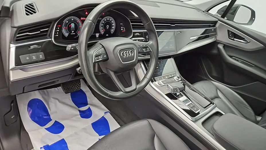 AUDI Q7 -