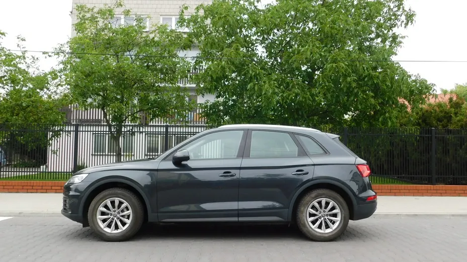AUDI Q5 -