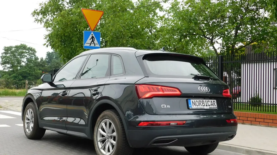 AUDI Q5 -