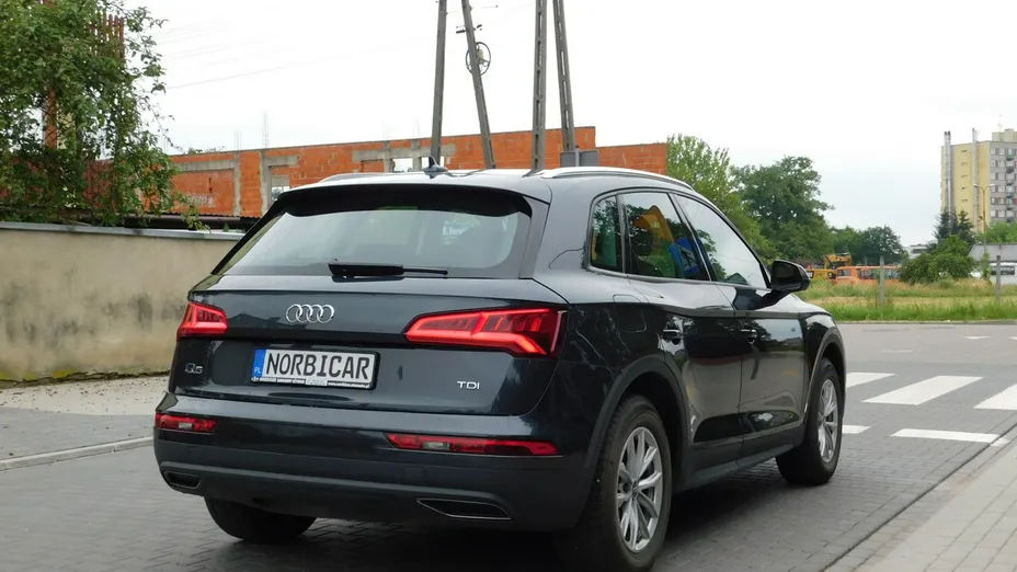 AUDI Q5 -