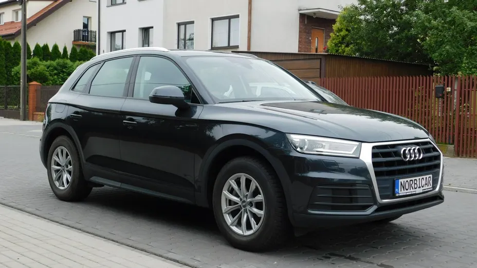AUDI Q5 -