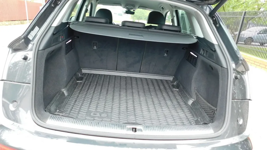 AUDI Q5 -