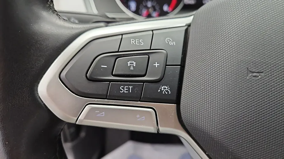 VOLKSWAGEN Passat -