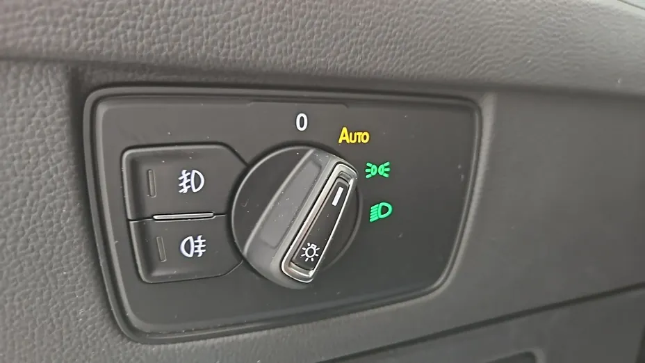 VOLKSWAGEN Passat -