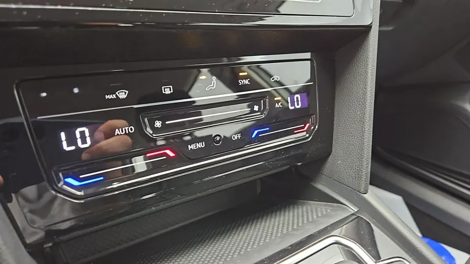 VOLKSWAGEN Passat -