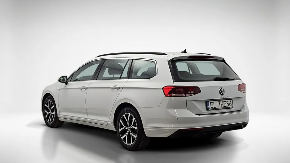 VOLKSWAGEN Passat -
