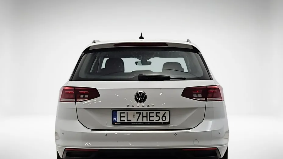 VOLKSWAGEN Passat -