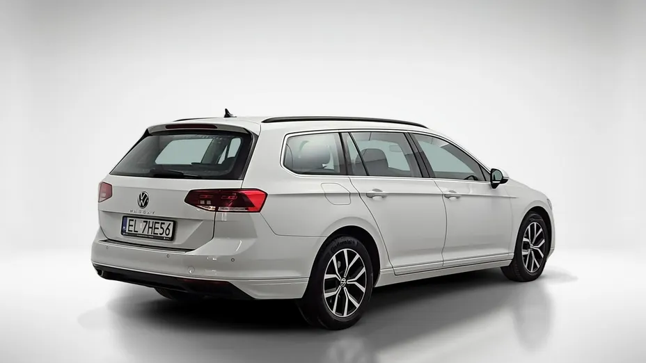 VOLKSWAGEN Passat -