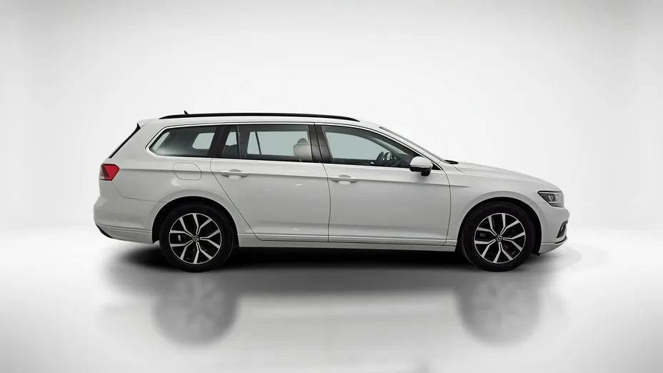 VOLKSWAGEN Passat -