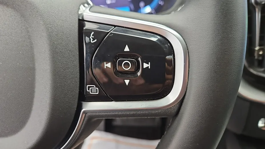 VOLVO XC60 -