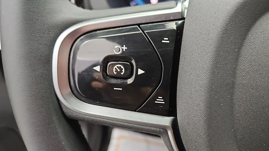 VOLVO XC60 -
