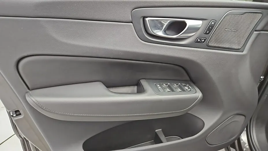 VOLVO XC60 -