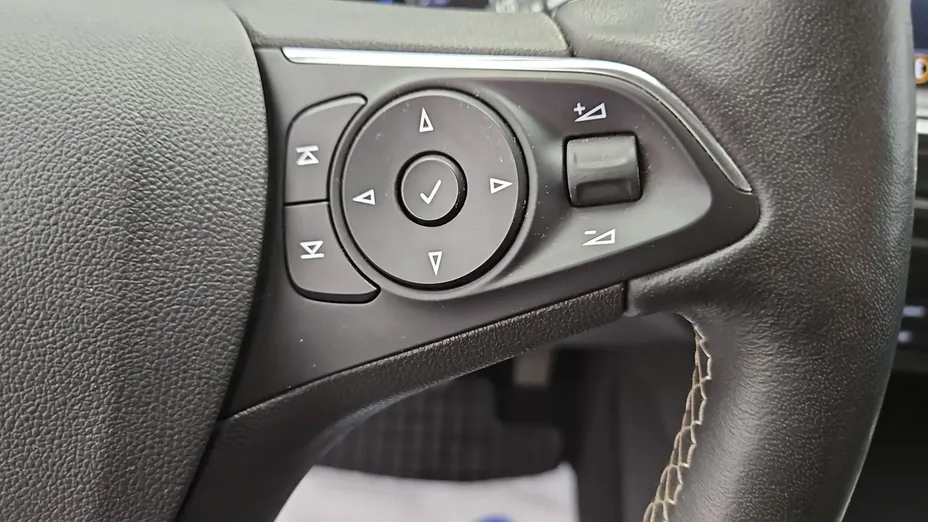 OPEL Insignia -