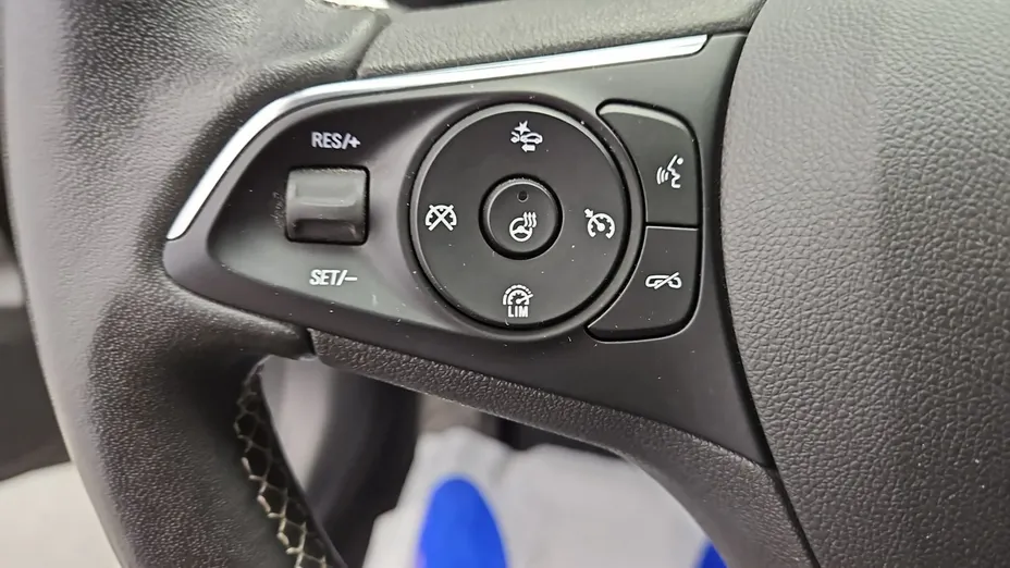 OPEL Insignia -