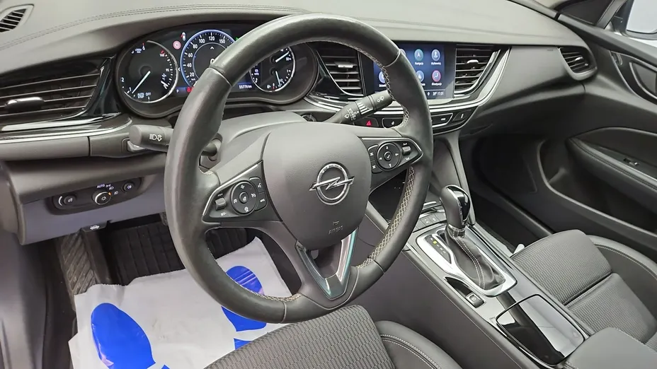 OPEL Insignia -