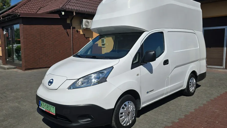 NISSAN NV200 -