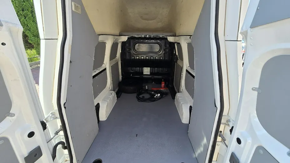 NISSAN NV200 -