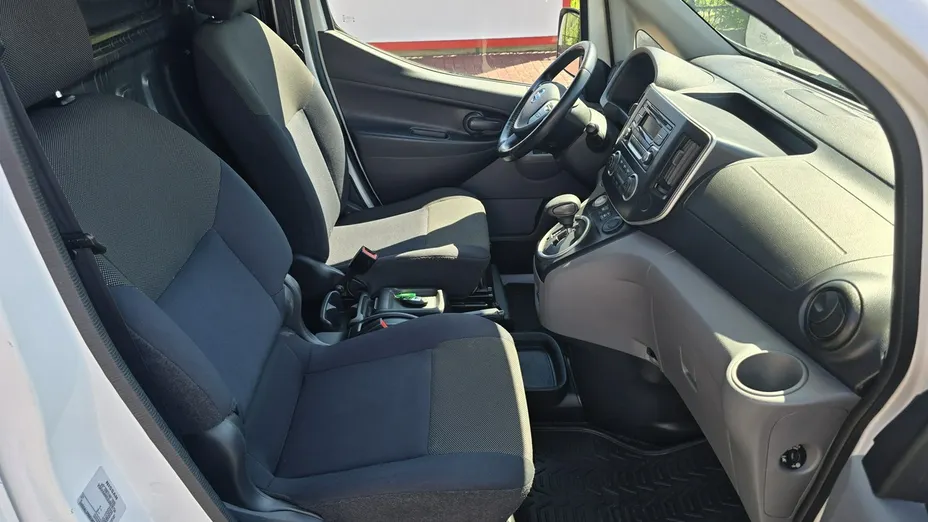 NISSAN NV200 -