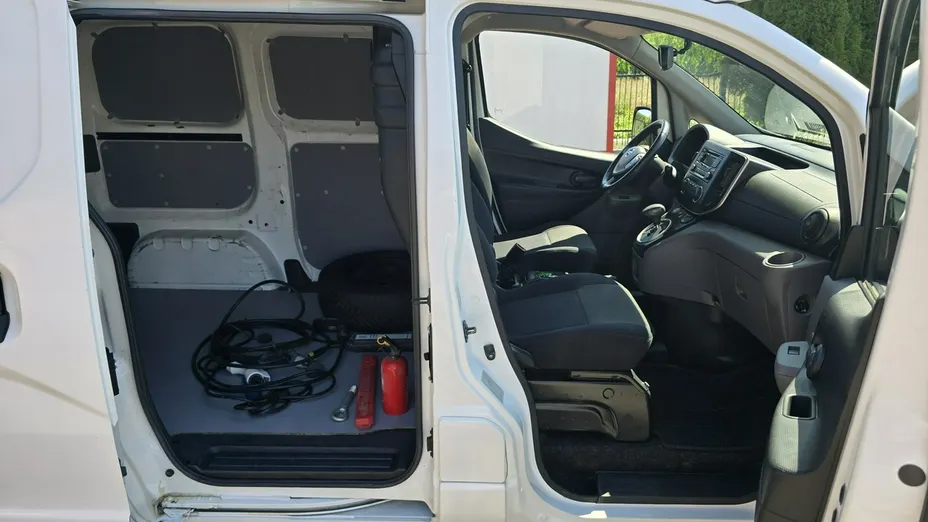 NISSAN NV200 -