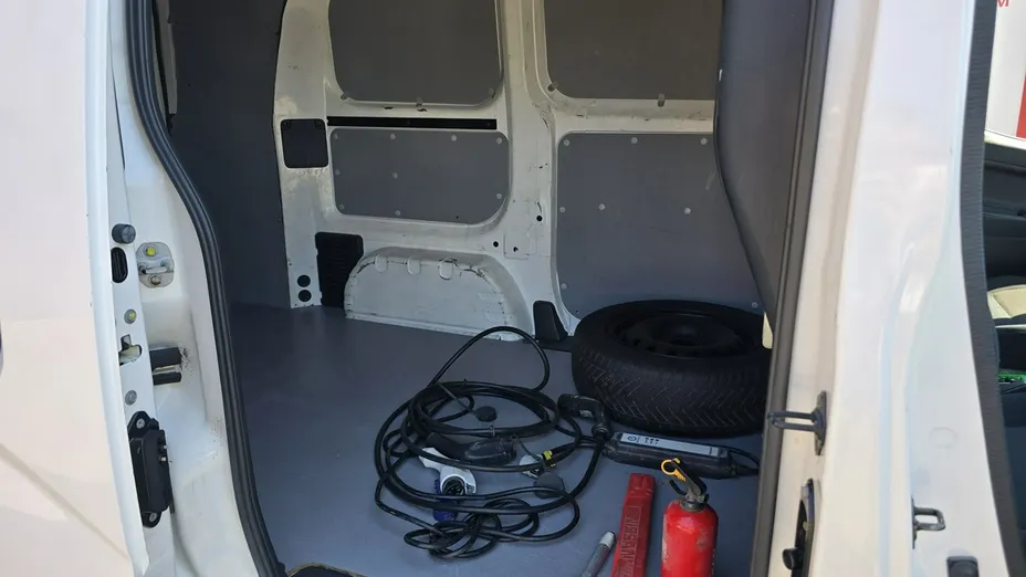 NISSAN NV200 -