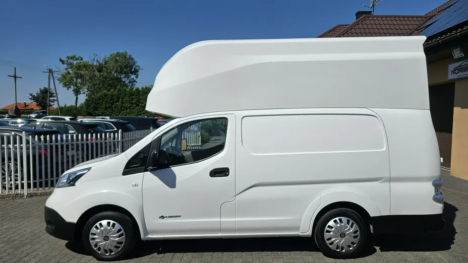 NISSAN NV200 -