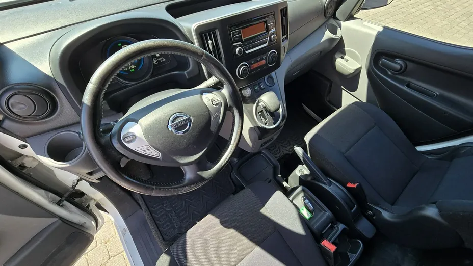 NISSAN NV200 -