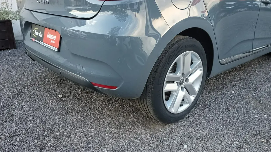 RENAULT Clio -