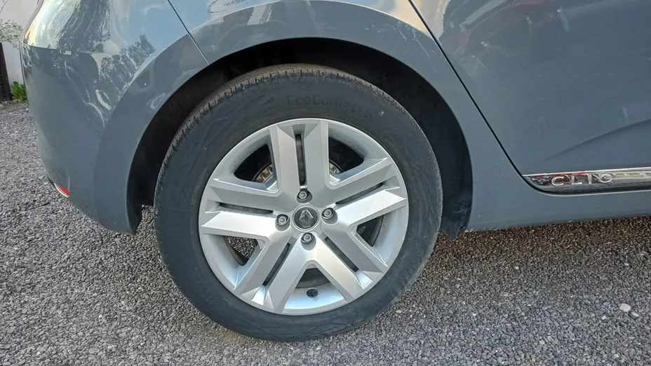 RENAULT Clio -