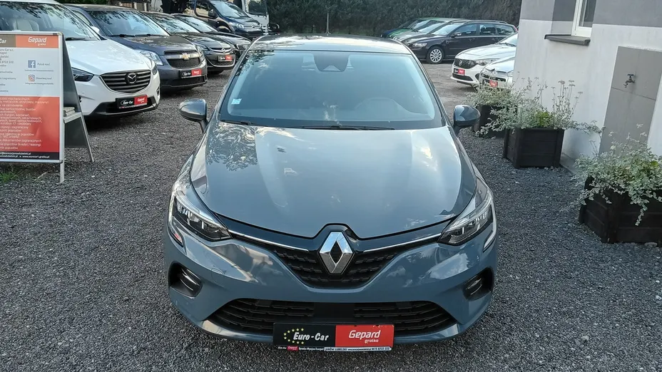 RENAULT Clio -