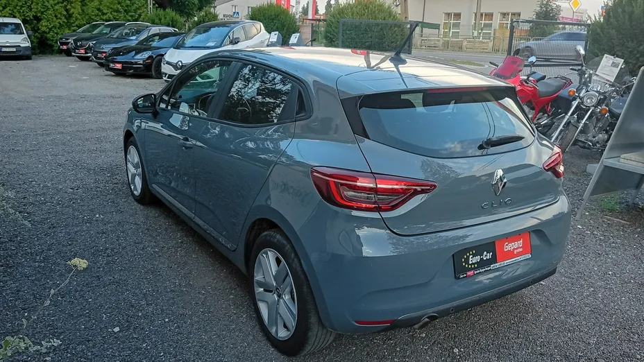 RENAULT Clio -