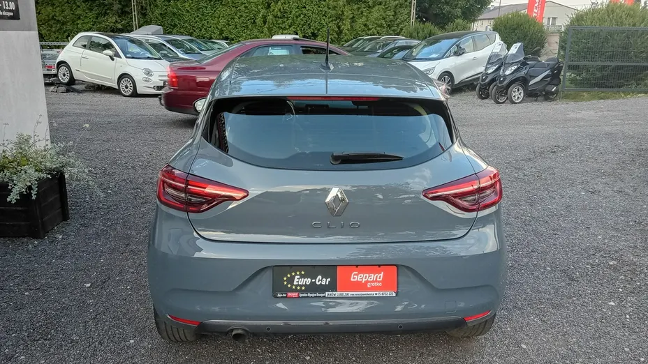 RENAULT Clio -