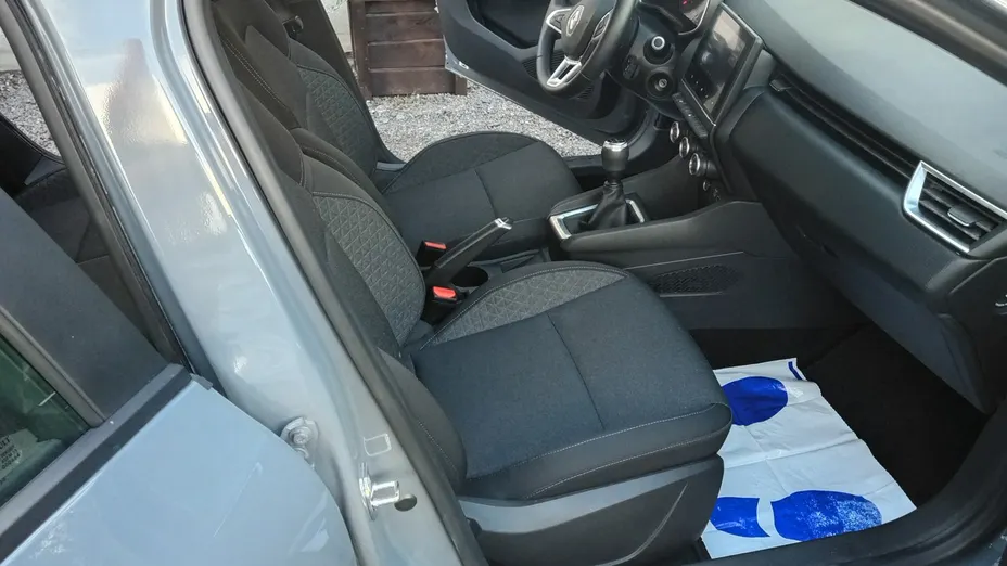 RENAULT Clio -
